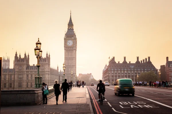 Westminster Köprüsü'nde günbatımı, Londra, İngiltere — Stok fotoğraf