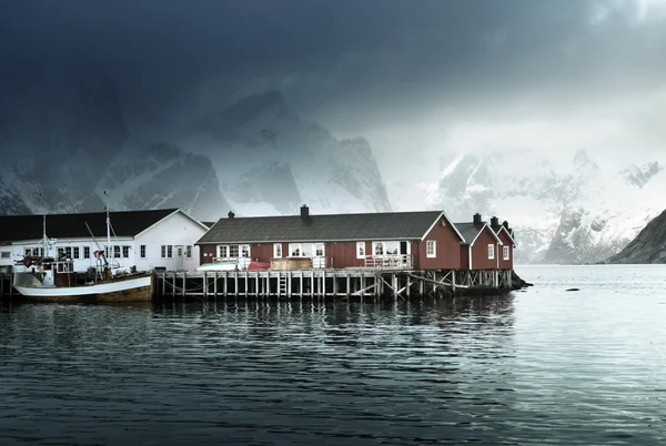 Apus de primăvară - Reine, Insulele Lofoten, Norvegia — Fotografie, imagine de stoc