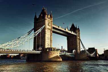 Londra 'daki kule köprüsü.