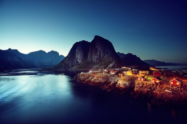 günbatımı Hamnoy Köyü, Lofoten Adaları, Norveç