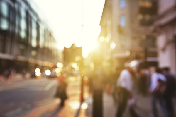 Mensen in bokeh, straat van Londen — Stockfoto