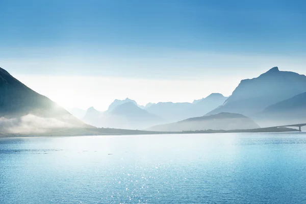 Βουνά, νησιά Lofoten, Νορβηγία — Φωτογραφία Αρχείου