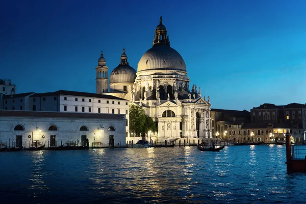 Basílica de Santa Maria della Salute al atardecer, Venecia, Italia —  Fotos de Stock