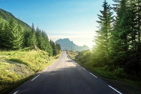 yol dağ, Lofoteb iskands, Norveç
