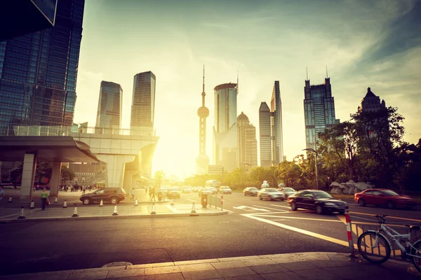 Silnice v Šanghaji Lujiazui finanční centrum, Čína — Stock fotografie