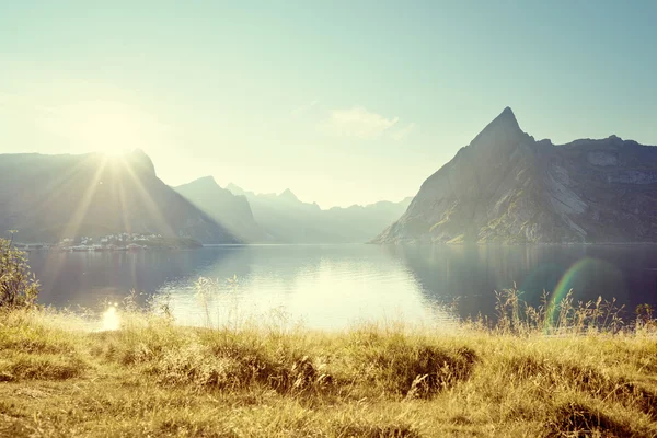 Západ slunce v Lofoten ostrovy, Norsko — Stock fotografie