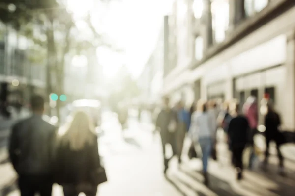 Pessoas em bokeh, rua de Londres — Fotografia de Stock