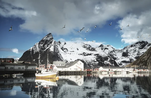 Pôr do sol da primavera - Reine, ilhas Lofoten, Noruega — Fotografia de Stock