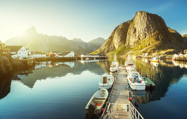 Sonnenuntergang - reine, erhabene Inseln, Norwegen — Stockfoto