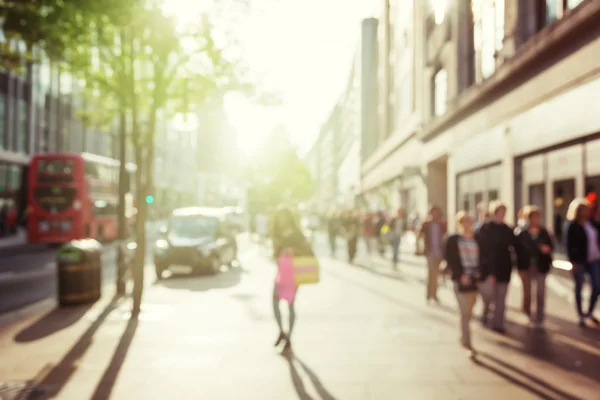 Mensen in bokeh, straat van Londen — Stockfoto