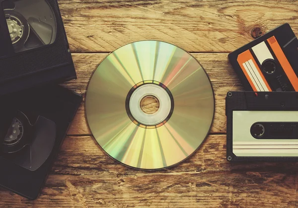 Videocassette, audiocassette e compact disc — Foto Stock