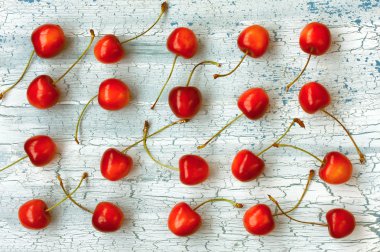 Satırda kırmızı Olgun tatlı kiraz