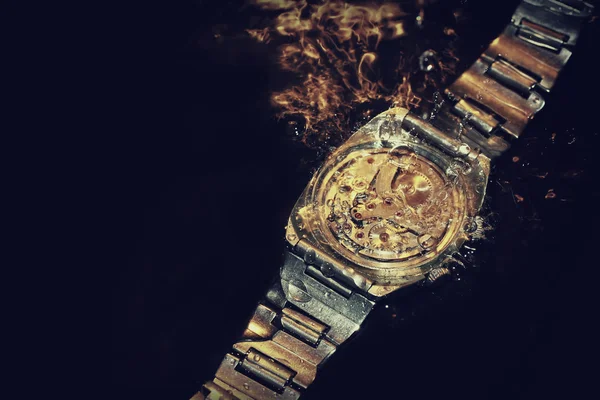 Relojes en el agua — Foto de Stock