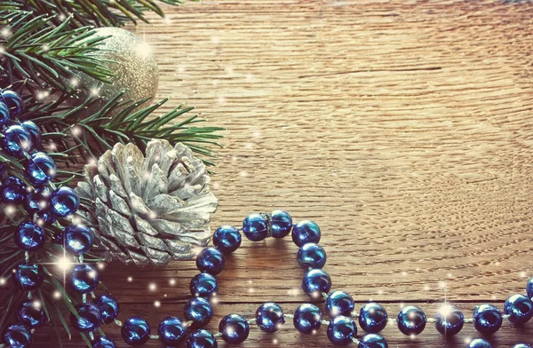 Fondo de Navidad con cono de plata — Foto de Stock