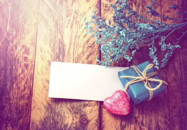 Valentine's day background with simple little gift — Stock Photo, Image