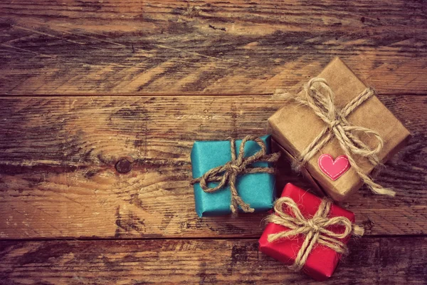 Три праздничных подарка — стоковое фото