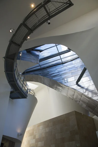 Interieur van Guggenheimmuseum in bilbao — Stockfoto