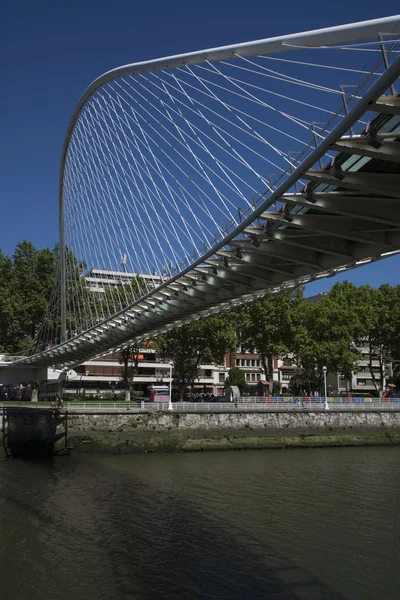 Zubizuri-steg in bilbao — Stockfoto