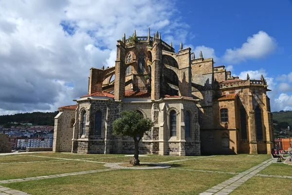 St Mary av antagandet kyrkan i Castro Urdiales — Stockfoto