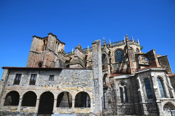 St. Mary of the Assumption in castro Urdiales — стоковое фото