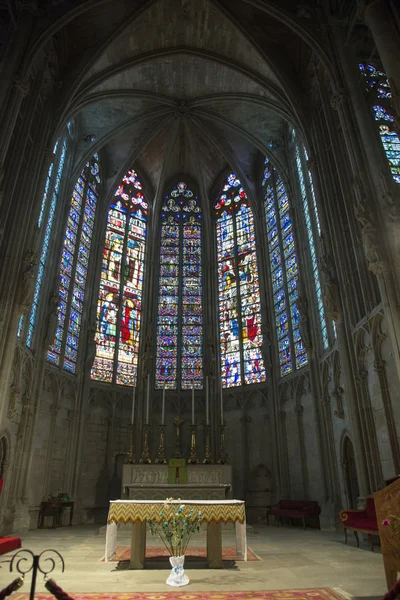 Вівтар церкви Святої архієпископ Назарій в Carcassonne — стокове фото