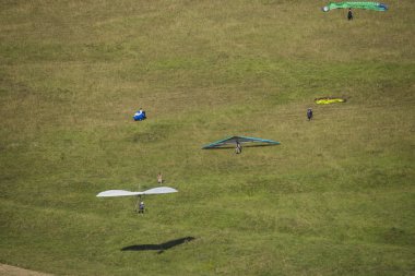 Asmak-Glinder ve Yamaçparaşütü okul