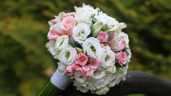 Bouquet de mariage. Fleurs de mariée — Photo