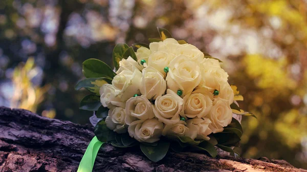 Bouquet de mariage de la mariée — Photo