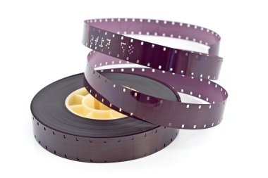 16 mm film makarası üzerinde beyaz izole