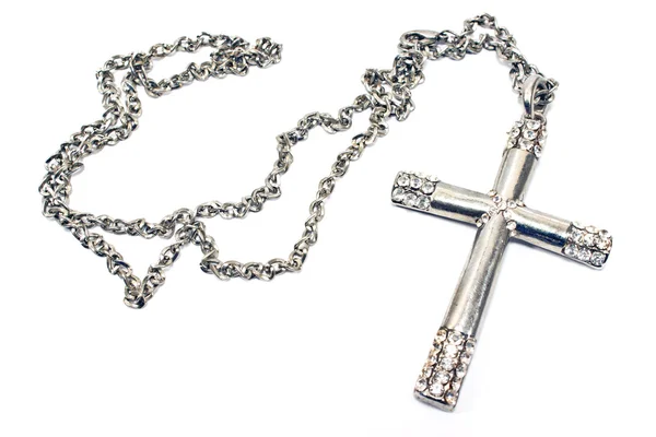 Silberne Kette mit christlichem Kreuz isoliert auf weißem Grund — Stockfoto