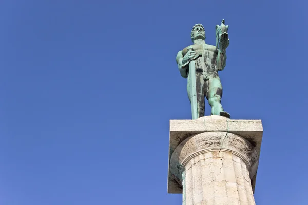 베오그라드-S의 빅터 또는 승리 동상 상징의 동상 — 스톡 사진