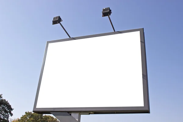 Outdoor em branco sobre o céu azul — Fotografia de Stock