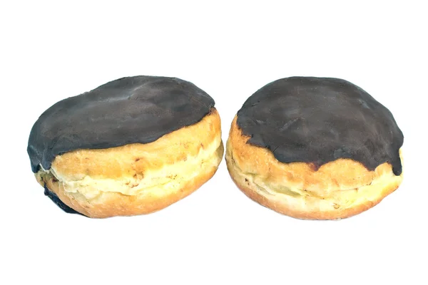 Choklad grädde donuts isolerad på vit — Stockfoto