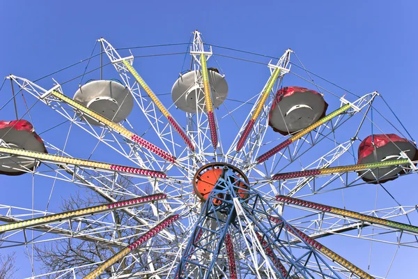 Ferris Wheel over blue sky — Stock Photo, Image