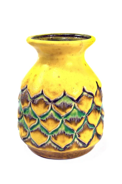 Stary ceramiczny wazon na białym tle — Zdjęcie stockowe