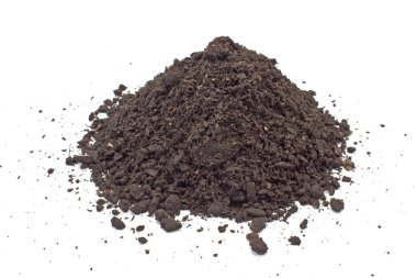 Humus toprak yığını üzerinde beyaz izole
