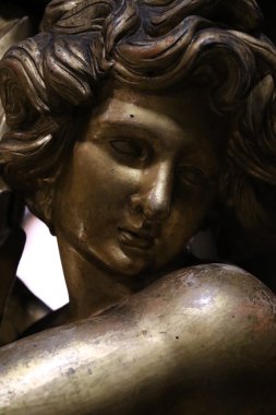 Roma 'daki Santa Maria Sopra Minerva Bazilikasında bir Melek heykeli