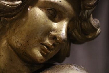 Roma 'daki Santa Maria Sopra Minerva Bazilikasında bir Melek heykeli