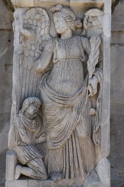 Konstantin, Roma kemer detayını