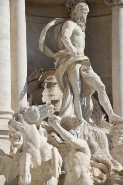 Roma şehrinin Trevi Çeşmesi