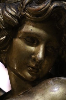 Roma 'daki Santa Maria Sopra Minerva Bazilikasında bir Melek heykeli