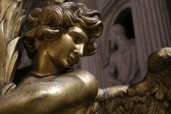 Santa Maria Sopra Minerva Roma Bazilikası melek