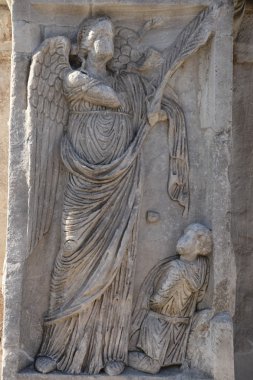 Konstantin, Roma kemer detayını