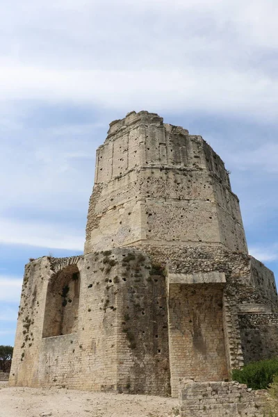 Nimes Şehrindeki Magne Kulesi — Stok fotoğraf