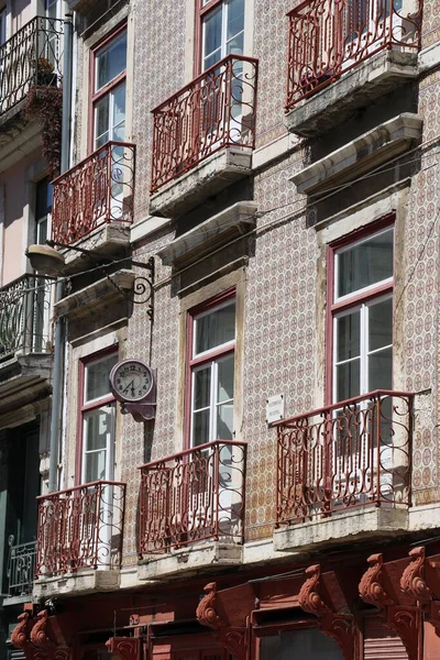 ポルトガルのリスボンにある伝統的な建物の眺め — ストック写真