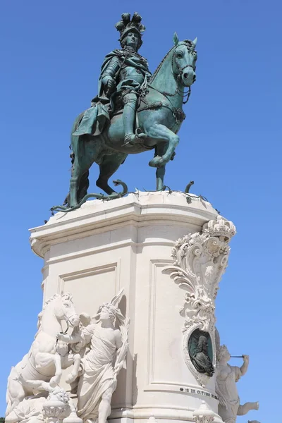 ポルトガルリスボンの商業広場にあるジョセフ1世の騎馬像 — ストック写真