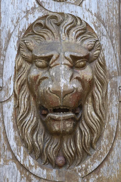 Ancient Door Knocker in Saint Malo — Stockfoto