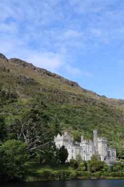 Kylemore Manastırı, İrlanda mirasının simgesel anıtı.