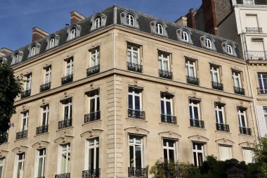 Paris 'teki eski bina.