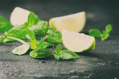 taze limon ve yeşil nane